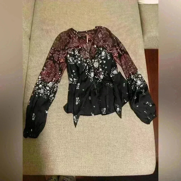 Free People Run Free Blouse Size XS - Picture 5 of 8